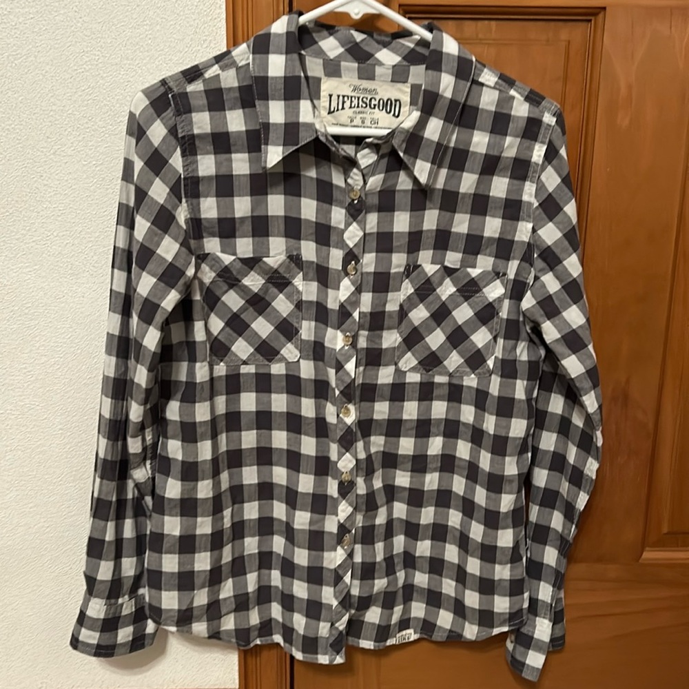 Gray & white checkered Life is Good long sleeve shirt.
